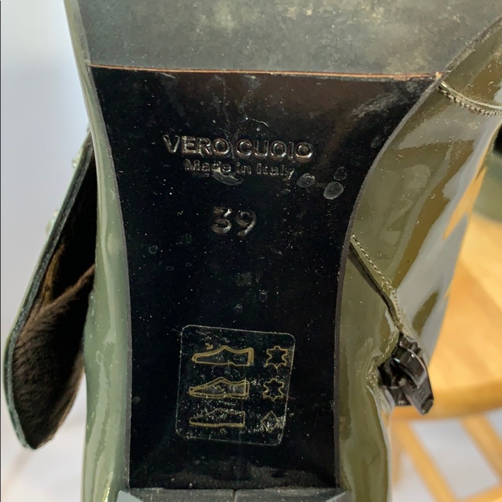 Vero Cuoio Deep Gray-Green Leather Heels - Picture 2 of 2